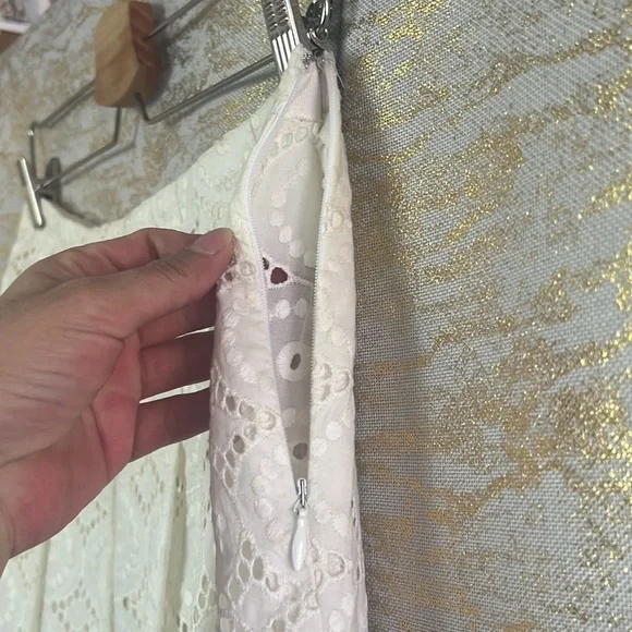 Banana Republic White Cotton Eyelet Lace Skirt Size 4 - Picture 6 of 13